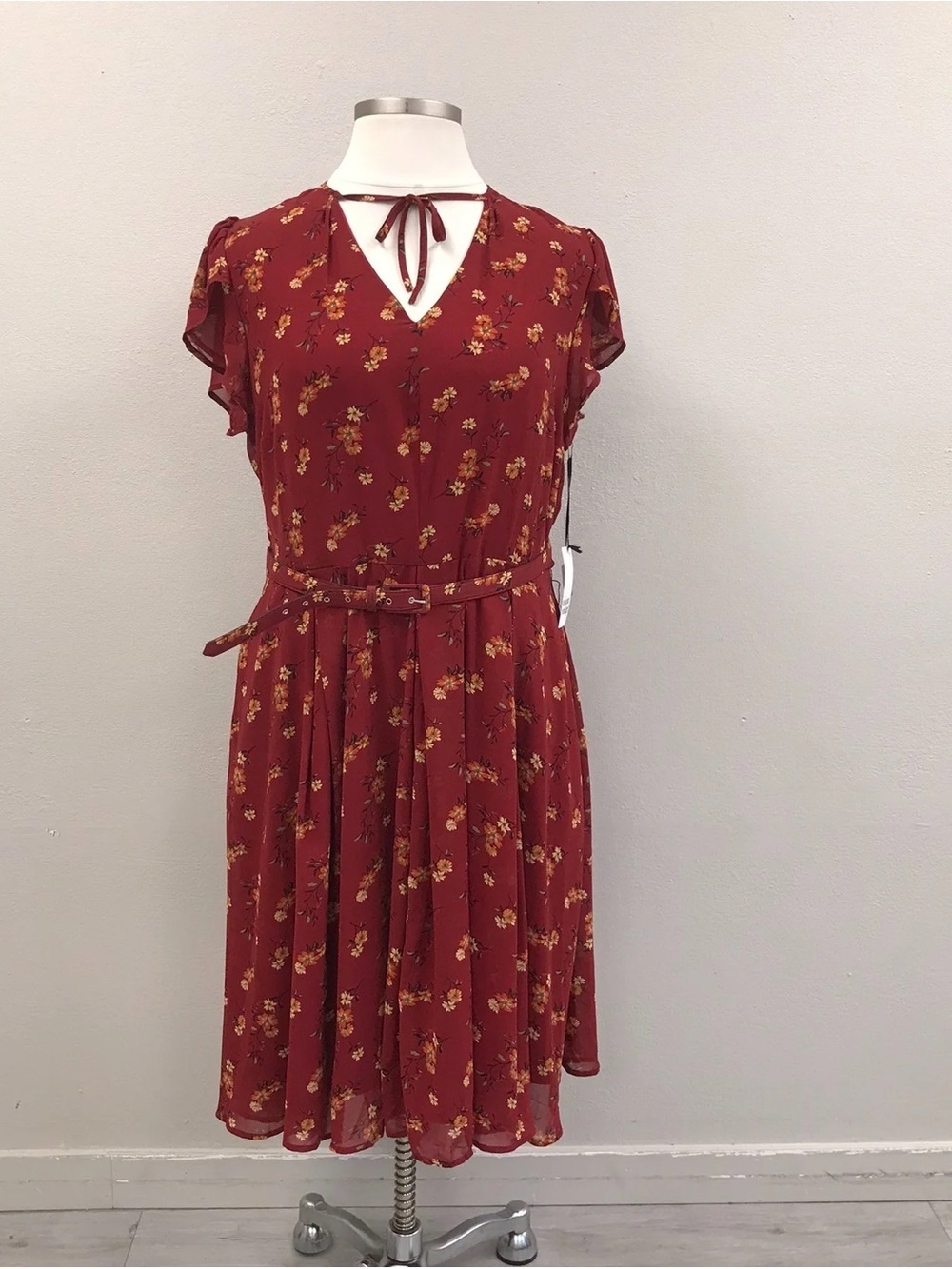 Unique Vintage Red Floral Tie Neck Dress - New - Size 18